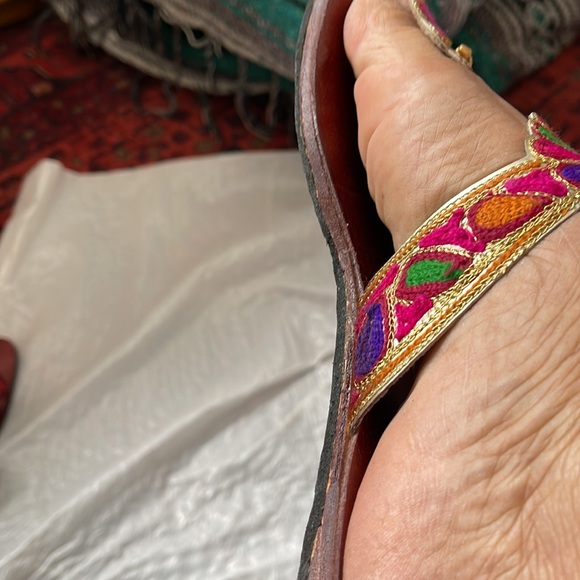 Hand made in real leather embroidered flats. 4 pairs bundle. - Picture 7 of 10